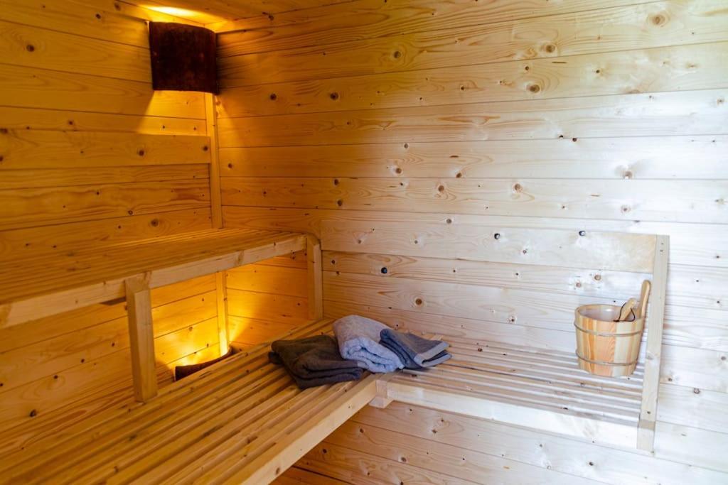 La Cabane Du Cerf Et Son Sauna Attre Exterior photo